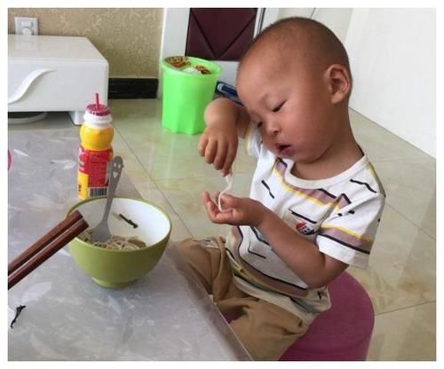 孩子|7岁男童不常吃肉,却积食3年难长个?这“2”种食物父母别喂