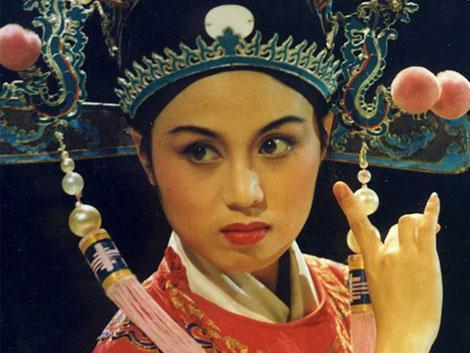 吴琼 连续5次登上春晚,姐弟恋相差15年,至今恩爱无儿无女