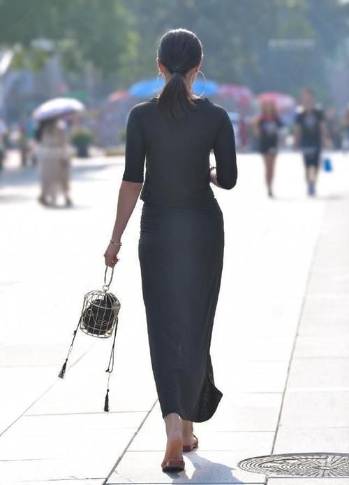 女生永远缺一条连衣裙,让个性完美表现出来,美丽不单调