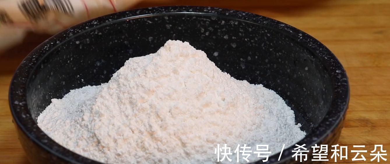 糯米团|糯米面别再包汤圆了，教你一招比汤圆好吃，一大盘不够吃！