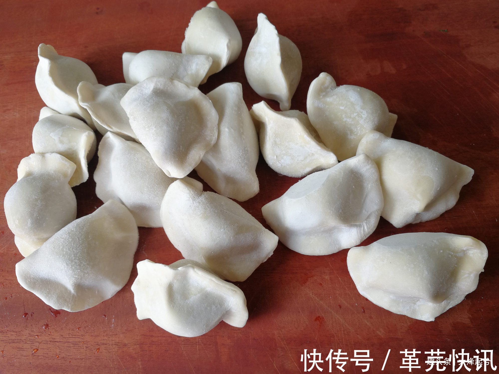 鲜香|用韭菜包饺子，教你几招，鲜香好包，不出汤不走味，一做就成功