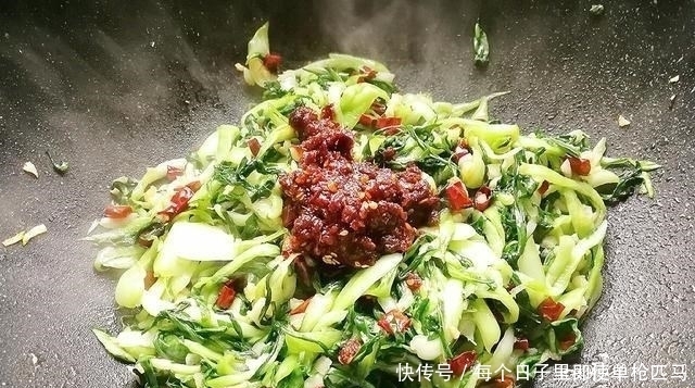 腌现|小雪后,腌“寒菜”用此菜正合适,现腌现吃,隔三差五做也吃不烦