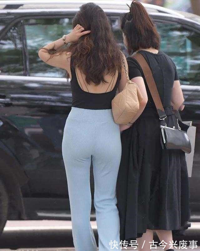 打底裤 个性独特的打底裤穿搭稳重有气质,娇容与景致相辅相成,简单时尚!