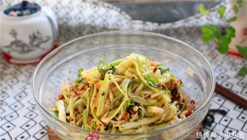 夏日|夏日炎炎,教您做一款爽口凉拌菜,香辣开胃又解腻,特别简单