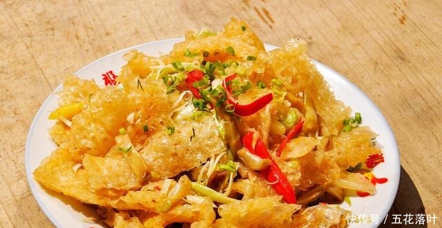 酸辣|猪皮超好吃做法，酸辣可口，特别适合这个季节！