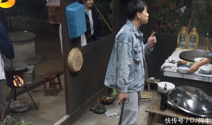 厨艺|《向往的生活5》黄磊厨艺滑铁卢彭昱畅选择太真实，亏大了