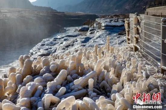 黄河|受强冷空气影响 黄河山西河津段出现流凌