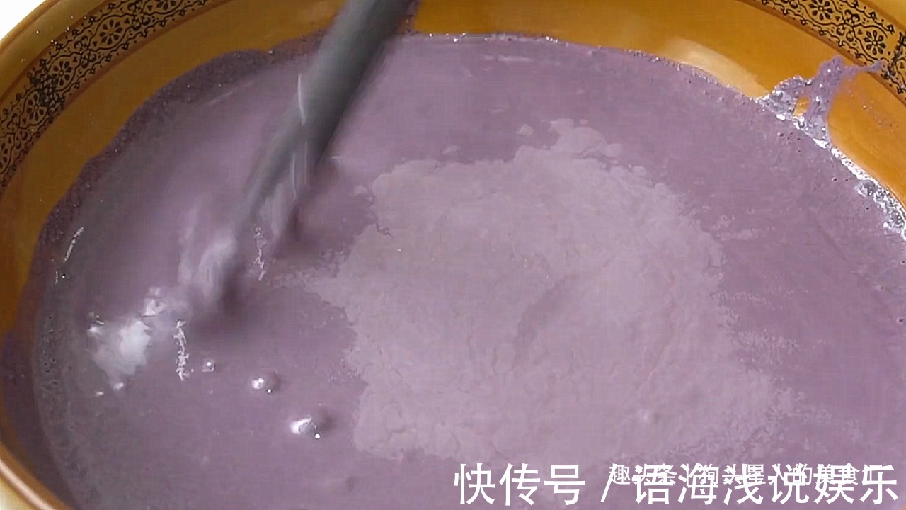 白糖|黑米不要煮粥了，教你营养美味做法，有碗就能做，蓬松柔软不发黏