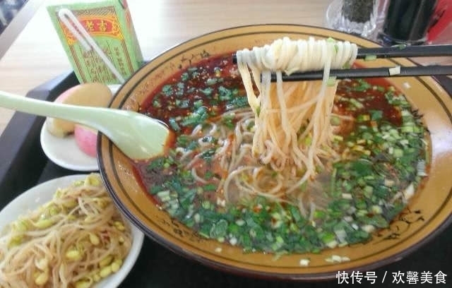  疑惑|外国人疑惑：为什么中国人吃的面条都带汤呢？网友的回答扎心了