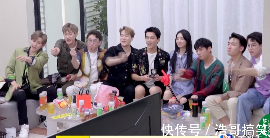 女俠|如何評價趙麗穎在《拜冰7》里的這個坐姿?