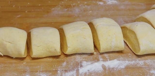 玉米面里面加一袋酸奶,蓬松暄软,百吃不厌,新手小白也能零失败