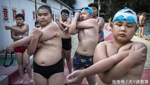 中小学校|因为“下课去玩”被点名批评,爸爸怒了:孩子“野一点”又何妨!