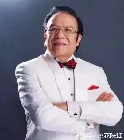 杨洪基@杨洪基的书法被盛赞,古今互用,功底深厚,不愧为大家风范