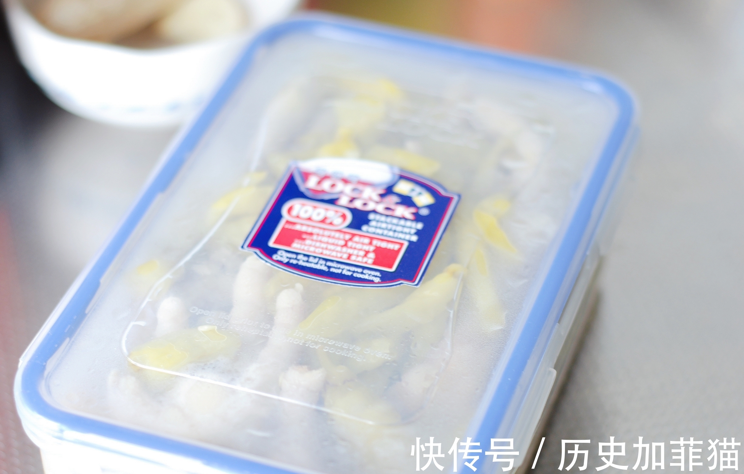 泡椒水|追剧必备零食,2斤鸡爪和1包野山椒在家就能做,酸辣开胃停不了手