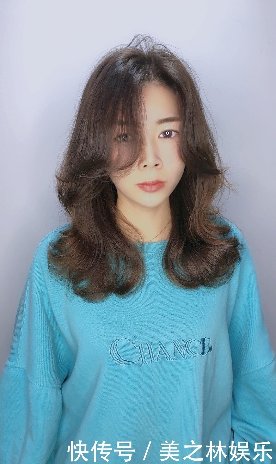 发型 秋冬女发别乱剪了,新时尚发型27款送给大家,无论长短都心动