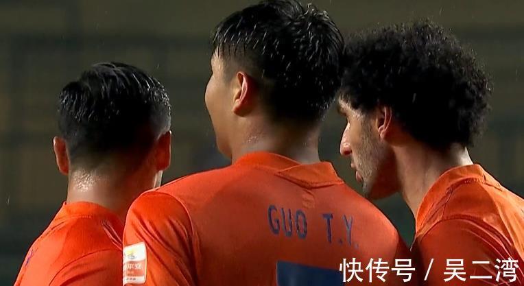 纪录|伟大的2-0!山东泰山提前3轮夺冠,11年等待终圆梦,创下6大纪录
