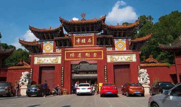 中国最灵验的千年寺庙，香火曾中断30年，如今门票只要2块钱