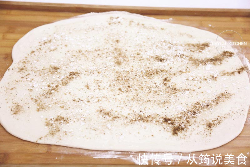 烙饼干硬那是方法不对,试试这种,用凉水和面,照样软软的