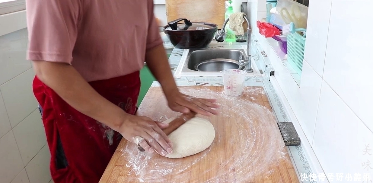 教你在家做麻酱烧饼,香酥爽口,酱香味十足,做法非常简单