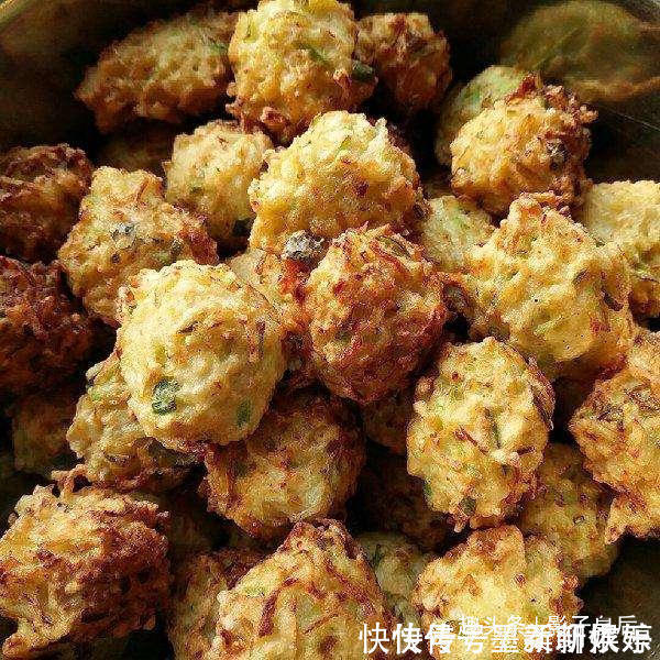 炸萝卜丝丸子|炸萝卜丸子，有人鸡蛋，有人加水，都不对！大厨教你正确做法