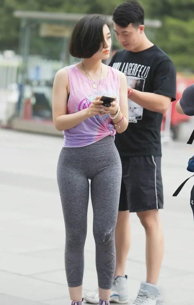 穿搭 时尚女生的健美裤搭配鉴赏,利落个性,活力满满!