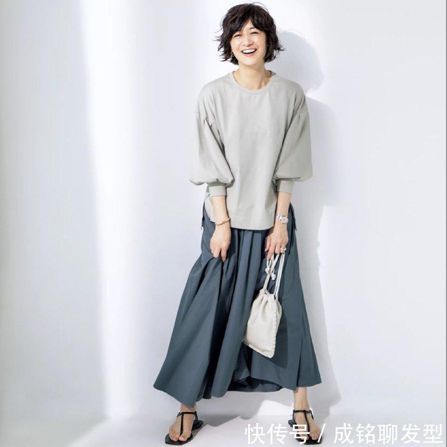 富冈佳子|50岁的女人,穿衣要懂得减龄搭配,日本穿搭博主的穿搭经都在这里