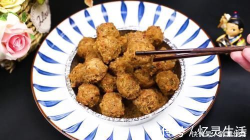 猪肉丸|炸肉丸子时，记住“这3个小技巧”，丸子酥香松软，久放也不变硬