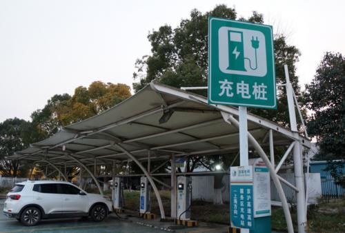 |国庆纯电动车跑长途成笑话，替代燃油车只是幻想？