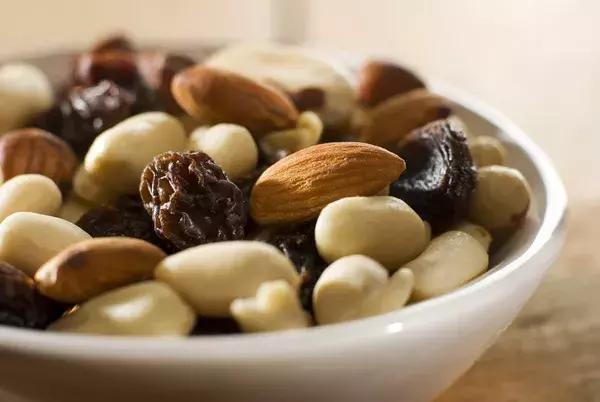 丝瓜汤|一锅丝瓜汤吃倒一家人！几种食物若发苦，劝你吃时要谨慎