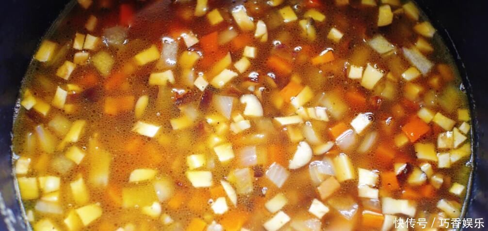 煮饭不要只做白米，这么一个锅，特别的香，炒饭比这个好吃