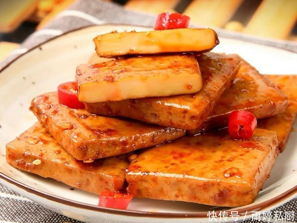 李佳琦推荐的这5款零食,堪称良心!每一款都好吃又不贵,忒解馋