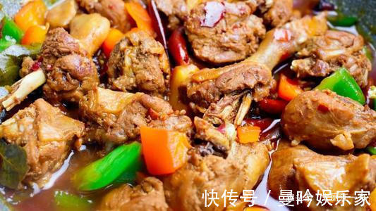 啤酒鸭有人焯水,有人直接炒大厨都不对,难怪腥气不好吃