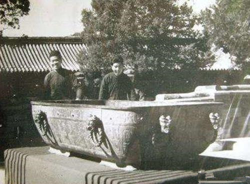 他将捡到的盆子用来洗了3年澡,后人无条件上交国家,价值上百亿