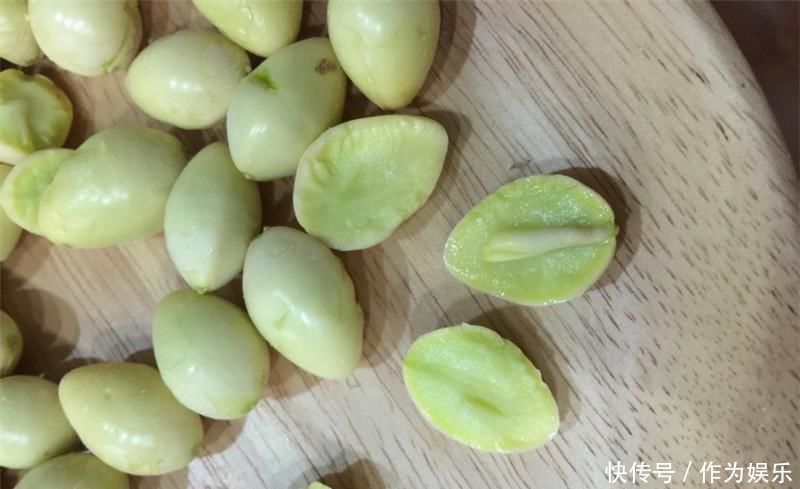 “天然黄体酮”被找到,女人每天喝一碗,40岁不显老,素颜也很美