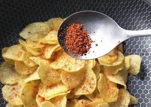 步骤|想要吃薯片,又不想出门,这简单,连个大土豆就能自己做出一大盘