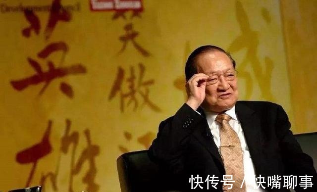 金庸|事业红火的金庸前辈,有着不为人知的伤痛:长子自杀,爱女失聪