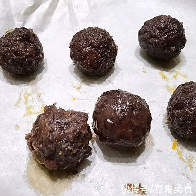 这道蛋黄酥真的是不讲究,有啥放啥都好吃