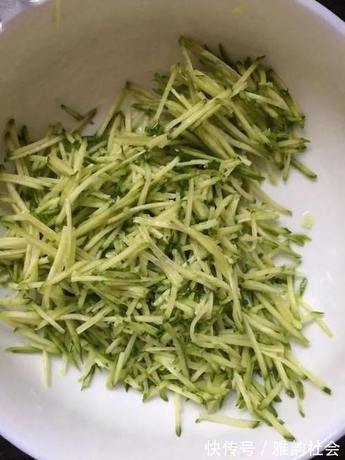 顶花|建议女性:上了年纪多吃这种蔬菜,提高免疫力,比吃红枣强!