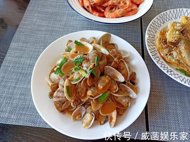 新春家宴10个菜，半小时左右就上桌，朋友夸老公倍有面子
