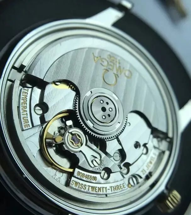 不凡|仪表不凡说表:几千元的ETA机芯居然可以完胜几万元的自产机芯?