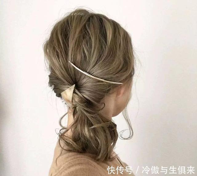 别再披头散发了,今年初冬流行这些时髦发型,气质又撩人