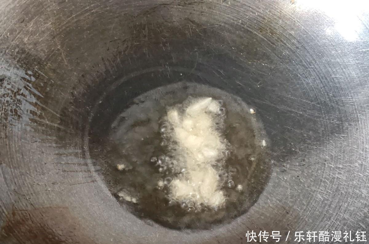 搭配|丝瓜和番茄的完美搭配，简单一炒，开胃下饭，家人都爱吃