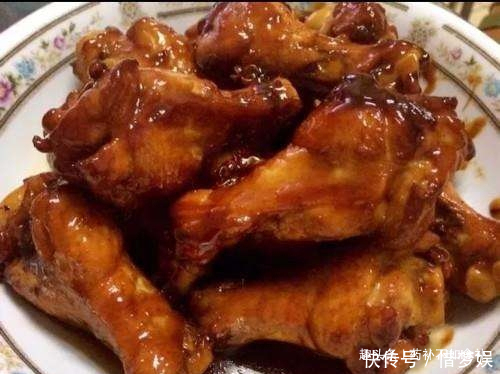儿子最喜欢的菜，色泽红亮， 肉质鲜嫩入味，一上桌就被抢光光！