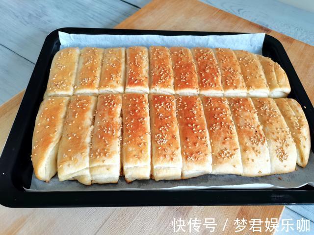 好吃|又酥又软又香的饼子,做法就是这样简单,丈夫连夸好吃