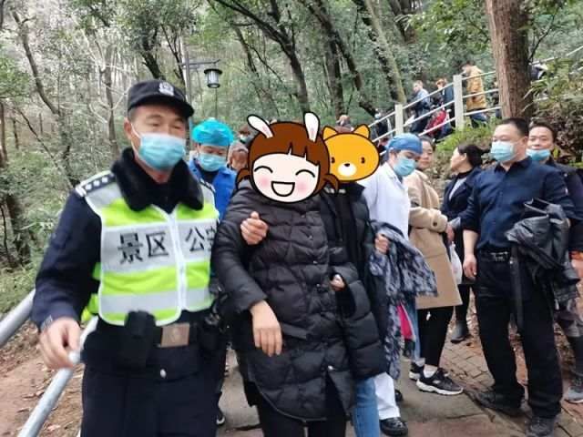 大年初二天气好 西湖边人从众 高速出城流量有点大