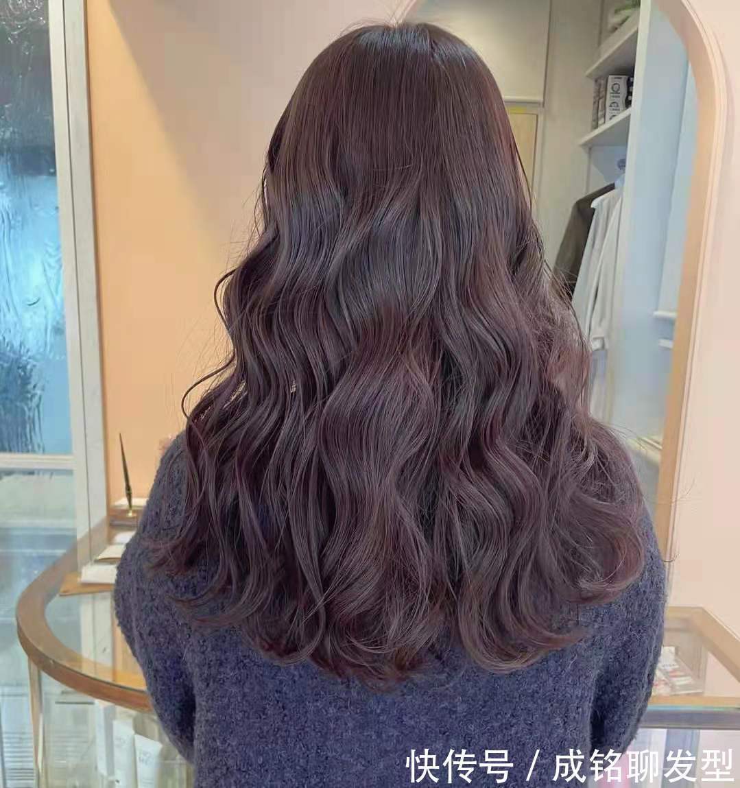 短发|2021年流行发型来了,准备做发型了解一下,直发卷发时髦色都有