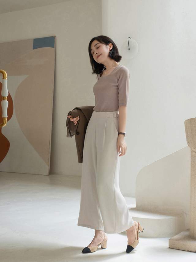 百搭|穿来穿去,还是“小白裤”百搭日常,搭配西装干练知性,美得高级