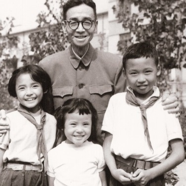 孙子|梁思成后人现状:两个孙子都改姓?林徽因死前为什么没见上新生外孙