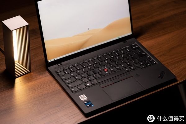 机身|正值换代价格亲民的旗舰轻薄本 — ThinkPad X1 Nano 评测