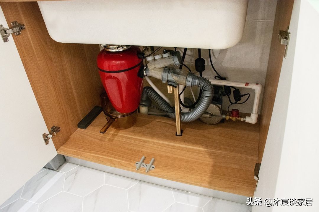 客厅|她家的客厅不一样，用卡座取代沙发，好看又实用，真是小户型救星